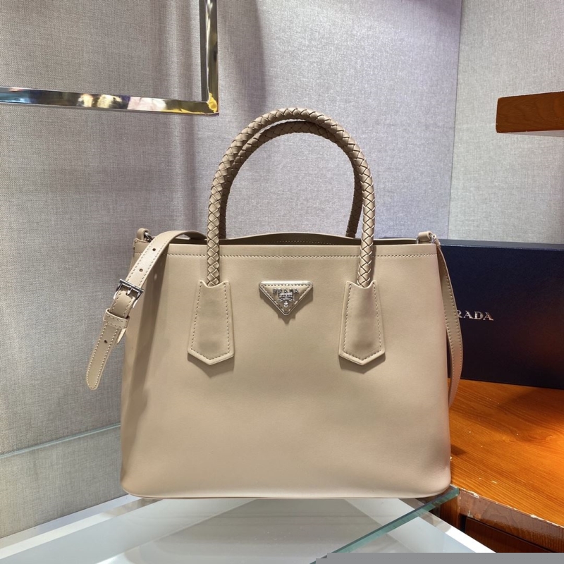 Pra*a shopping bags